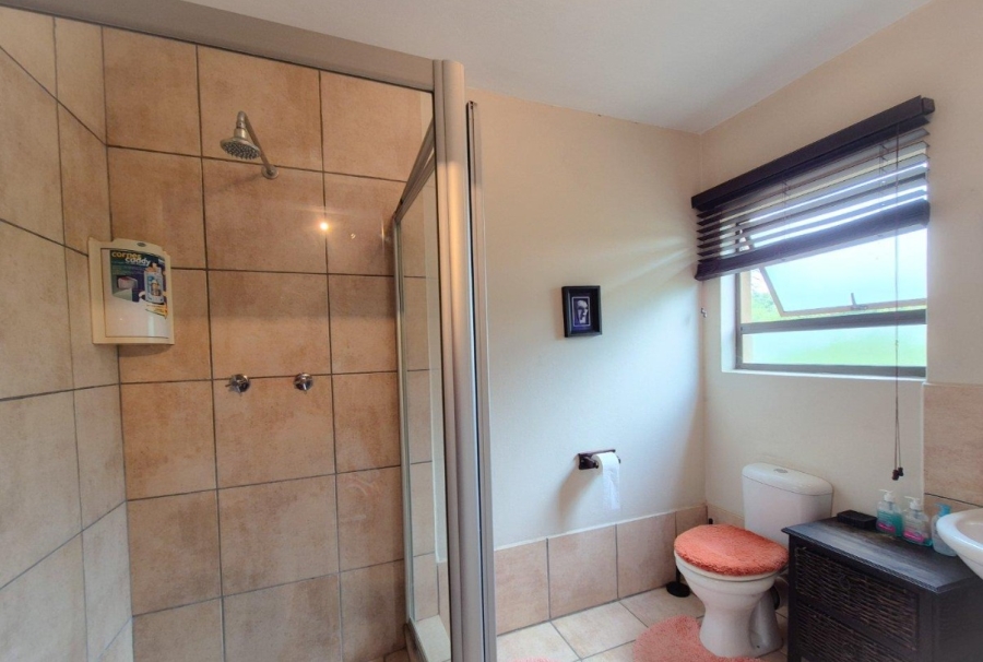 6 Bedroom Property for Sale in Boschenvaal River Front Lodges Free State